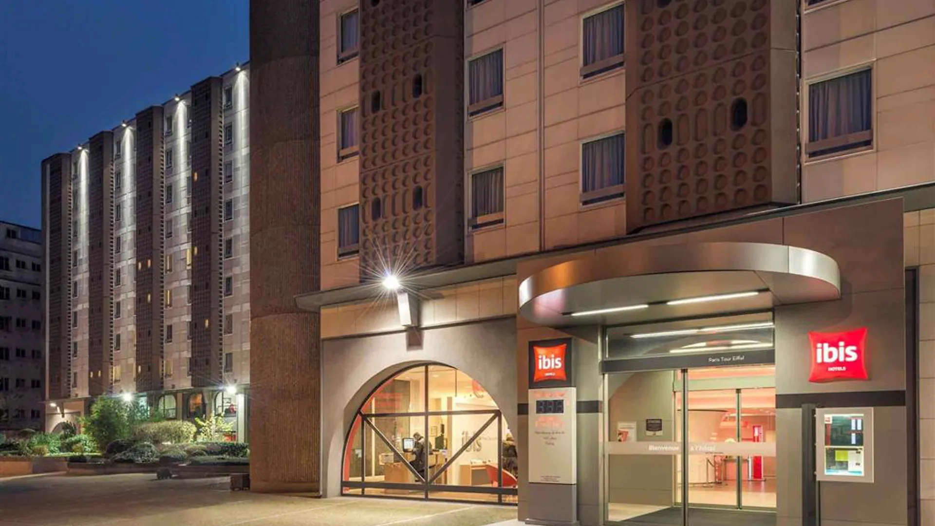 Ibis Tour Eiffel Cambronne 15eme Hotel Paris