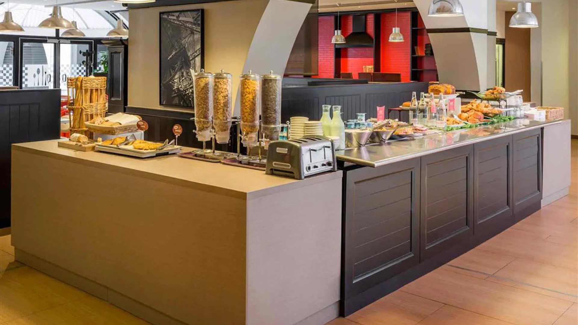 Отель Ibis Tour Eiffel Cambronne 15eme Париж