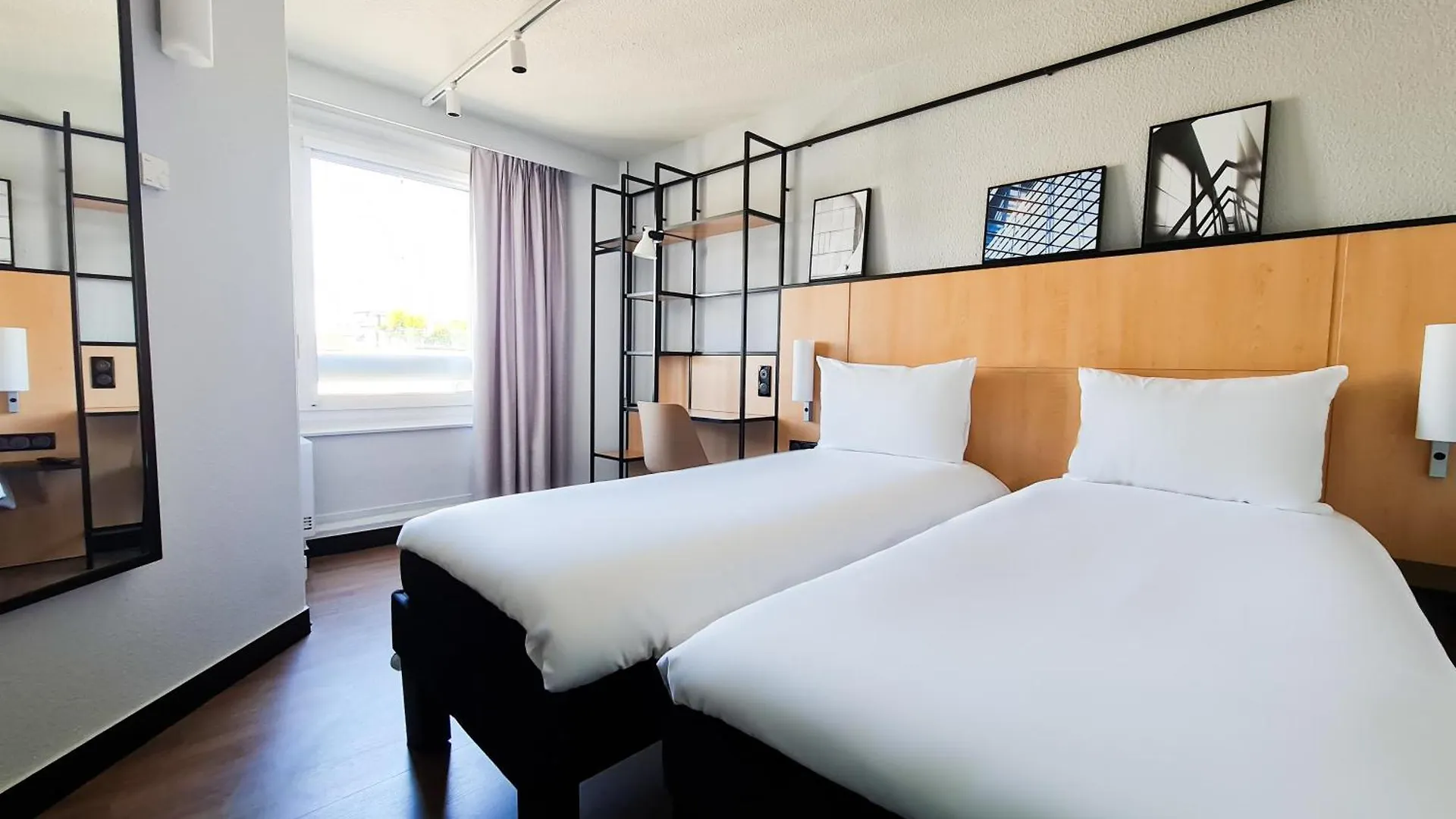 Ibis Tour Eiffel Cambronne 15eme Hotel
