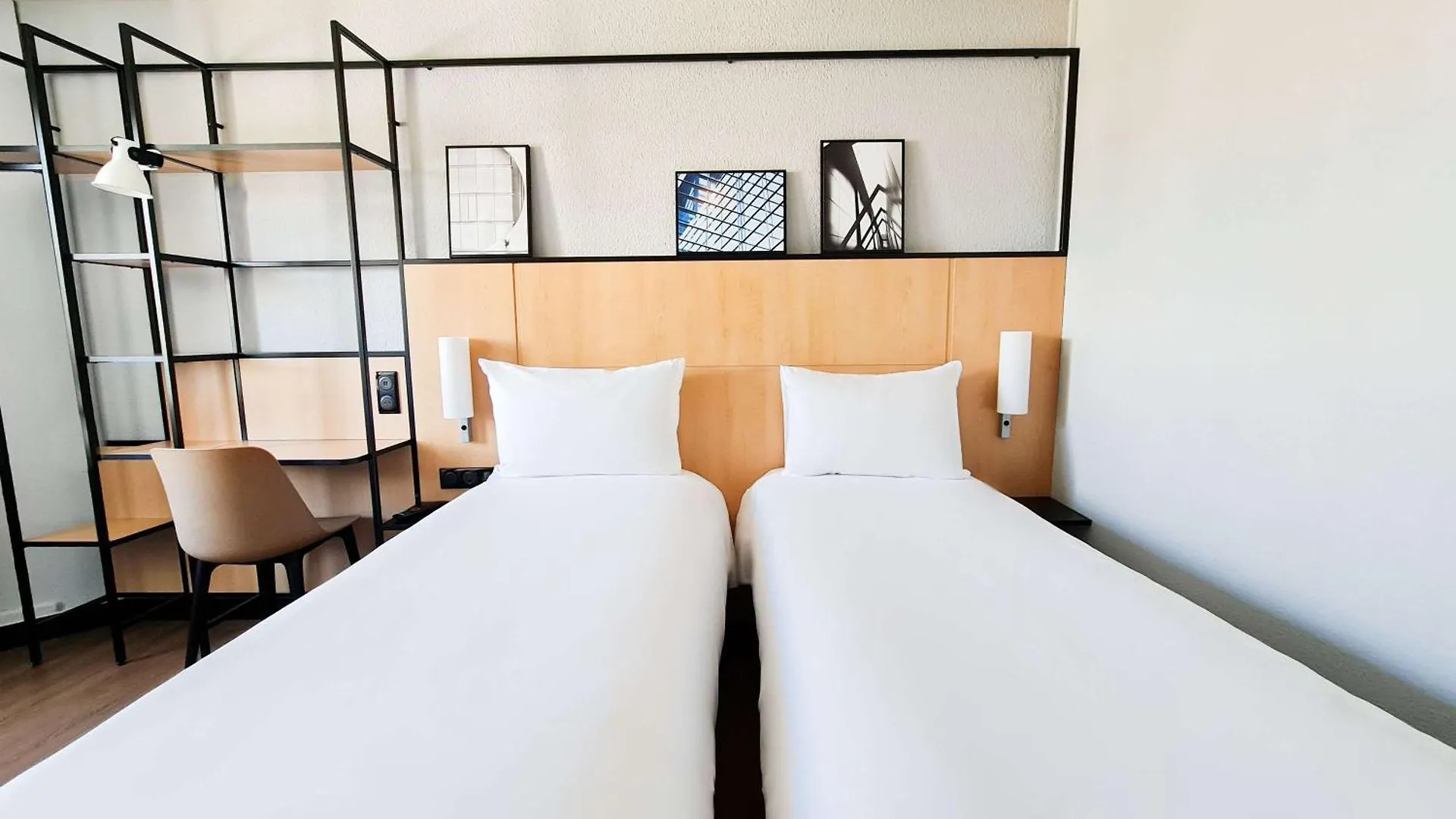 Ibis Tour Eiffel Cambronne 15eme Hotel